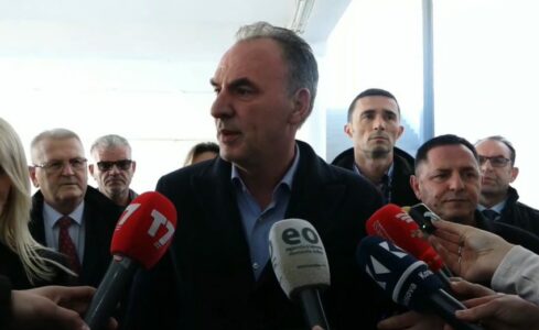 Limaj në homazhe: Sot mungon presidenti Thaçi, edhe një herë çmimi i lirisë së Kosovës po paguhet